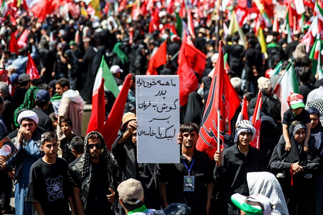 روزنامه کیهان: موضع تند در برابر آمریکا موثرتر از مذاکره است