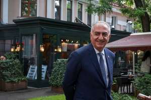 فراخوان شاهزاده رضا پهلوی برای حضور هواداران با پرچم شیر و خورشید در جام جهانی ۲۰۲۶