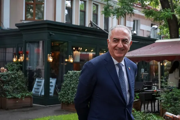 فراخوان شاهزاده رضا پهلوی برای حضور هواداران با پرچم شیر و خورشید در جام جهانی ۲۰۲۶