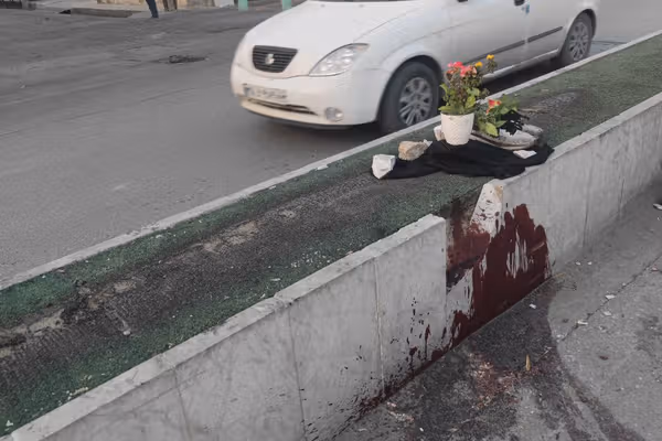 روایت یک سرکوبگر: گوشوارههای دختربچه را کندند و پیکرش را در کامیون بستنی میهن انداختند