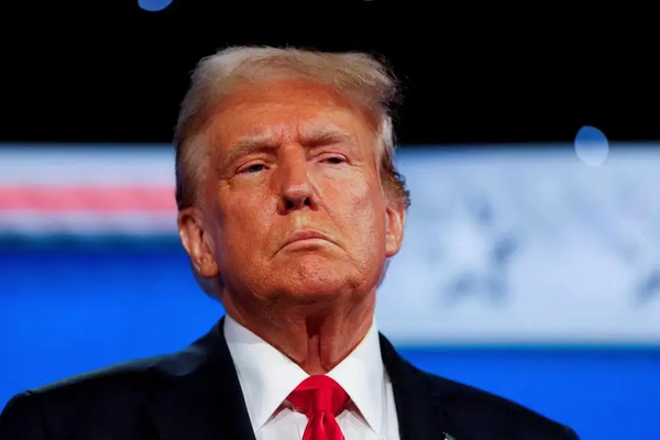 تحت ضغط عودة ترامب القوية.. دعوات في إيران لإبداء المرونة لتخفيف العقوبات