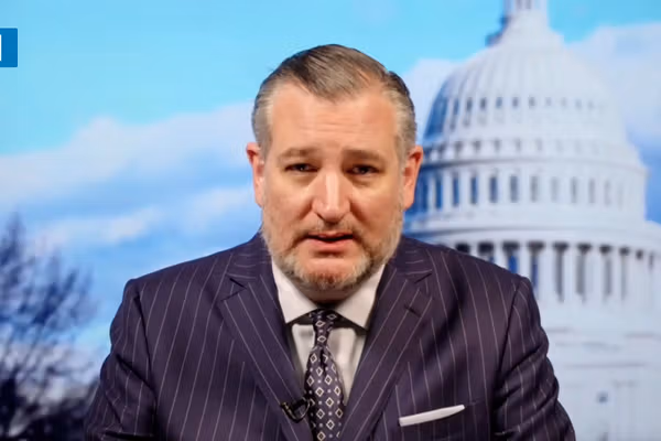 سيناتور أميركي: هجمات الولايات المتحدة وإسرائيل تهدف إلى إسقاط النظام الإيراني