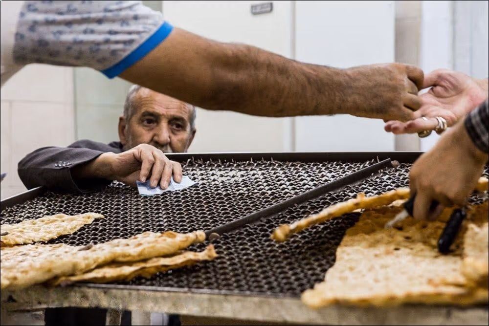 نان در کمتر از یک سال تا ۱۰۰ درصد گران شد