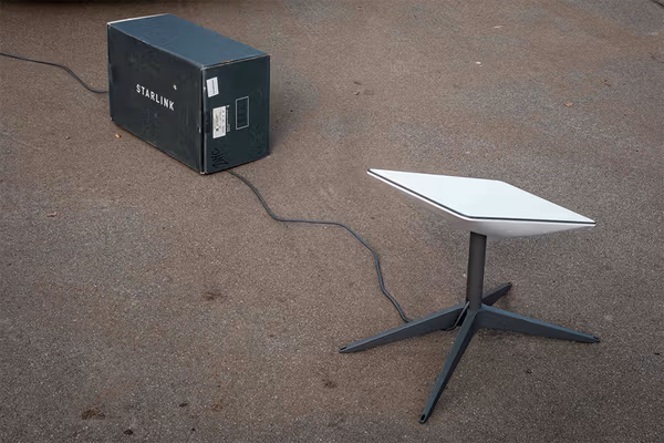 استارلینک؛ نماد آزادی اطلاعات یا عامل رانت و تعمیق شکاف طبقاتی در ایران