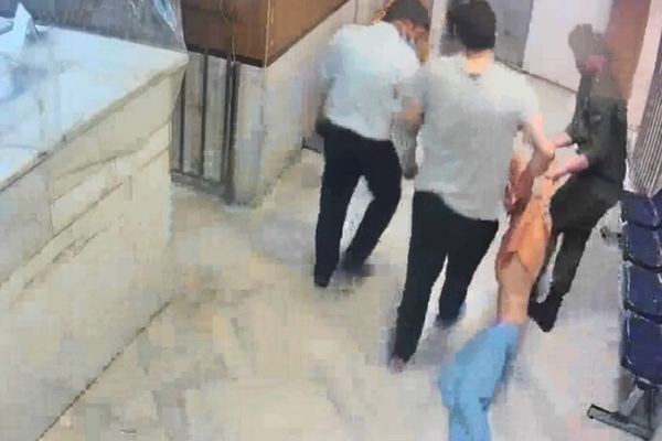 العفو الدولية: نظام إيران يتعمد الحرمان الطبي للسجناء.. والسجون أصبحت "غرفة انتظار الموت"