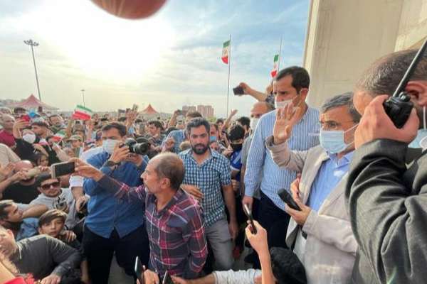 Ahmadinejad Accuses Government Of 'Sowing Discord' In Iran