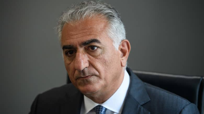 رضا بهلوي يطالب بإغراق السوق الإيرانية بتكنولوجيا "ستارلينك" لدعم معارضي النظام