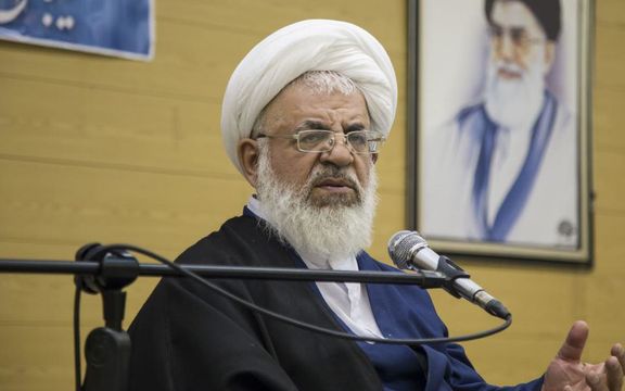 نماینده خامنهای در یزد: غربیها به خاطر بیحجابی مشکل پیدا کردهاند