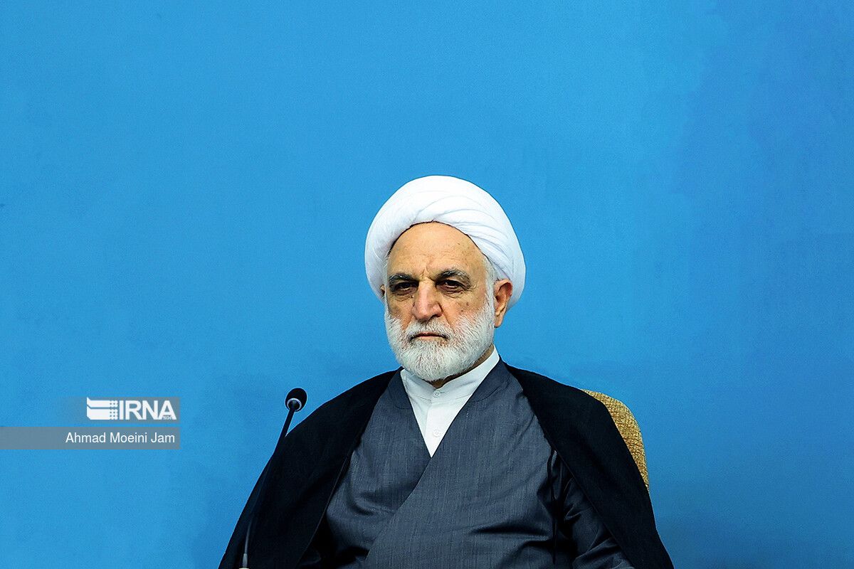 اژه‌ای: آفرین و صد آفرین بر کسانی که اگر نظرشان مخالف رهبری است، نظر خود را کنار می‌گذارند