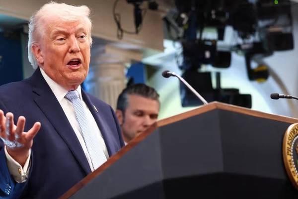 توترات مستمرة بعد اتفاق وقف إطلاق النار المؤقت.. وترامب: مفاوضات مع إيران بشأن تخفيف العقوبات