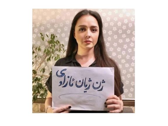 ترانه علیدوستی، بازیگر: من ایران هستم و گذرنامهام دست وزارت اطلاعات است