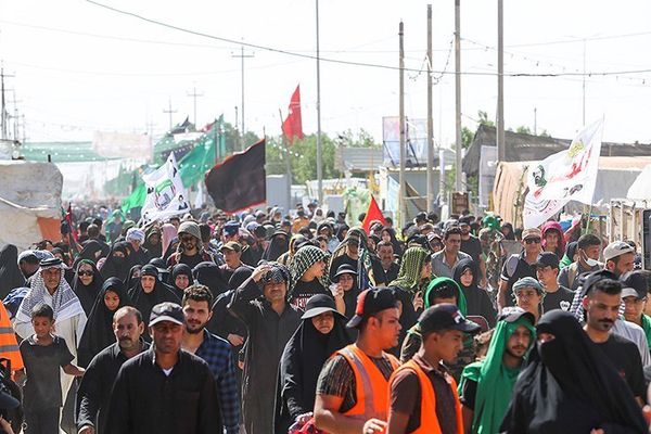 كشف مئات حالات كورونا بين الزوار الإيرانيين العائدين من العراق