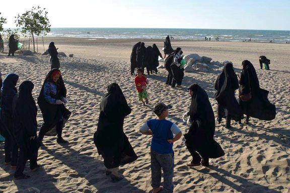 نماینده خامنهای در بوشهر: زنان طلبه در ساحل فعالیت خوبی برای نشاط مسافران نوروزی داشتند