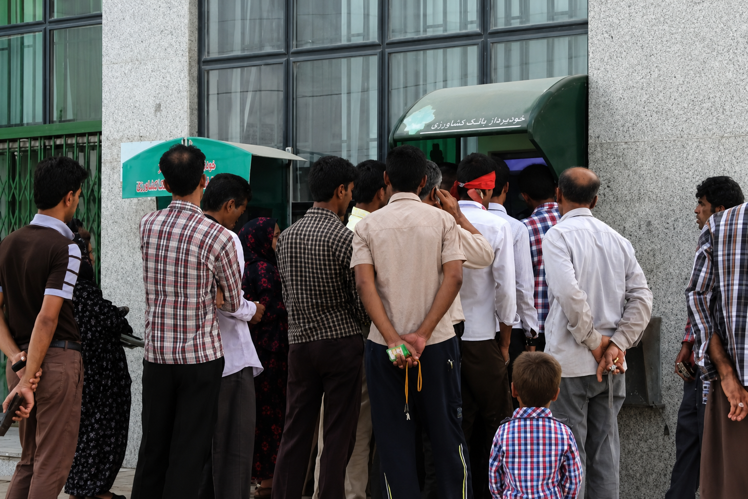 Banking disruption hits services at eight Iranian banks