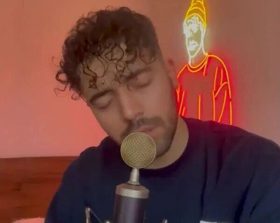 برگزارکنندگان جشنواره گرمی: حمایت بالا از ترانه شروین حاجیپور، ما را تحت تاثیر قرار داد