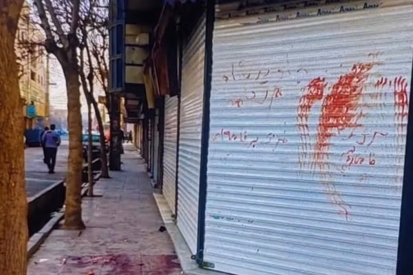 پیام مخاطبان: ماموران مسلح از دادگستری و هایپرمارکت به مردم شلیک کردند