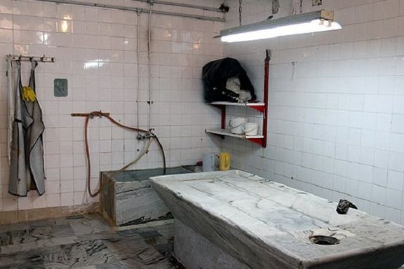 دادگاه تجدیدنظر تهران حکم محکومیت یک زن به کار در غسالخانه به علت بیحجابی را تایید کرد