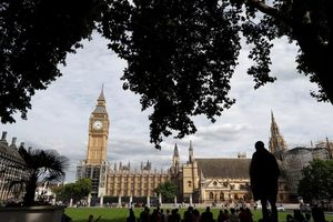 Iran denies involvement in UK-linked plots after MI5 warning