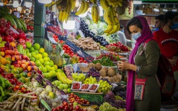 رییس اتحادیه بارفروشان: ۲۰ درصد از مردم توان خرید میوه را ندارند