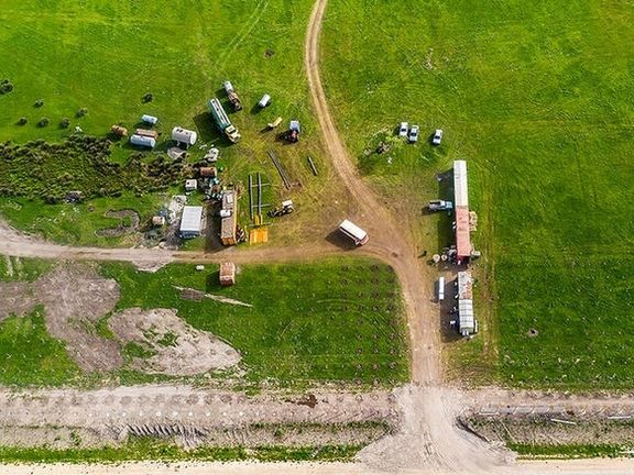 دفاع مقامهای جمهوری اسلامی از پتروشیمی میانکاله؛ برنا: مالک پروژه ابربدهکار بانکی است