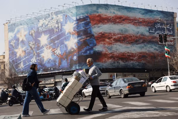 همزمان با تهدید ترامپ به حمله، تهران از پیشنهادهای تازه برای مذاکره میگوید