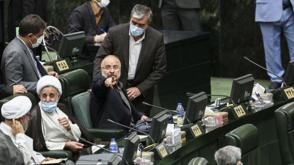 Speaker Mohammad-Bagher Ghalibaf at a parliament session  