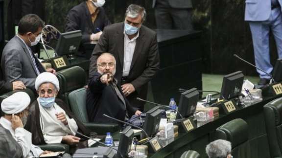 Speaker Mohammad-Bagher Ghalibaf at a parliament session