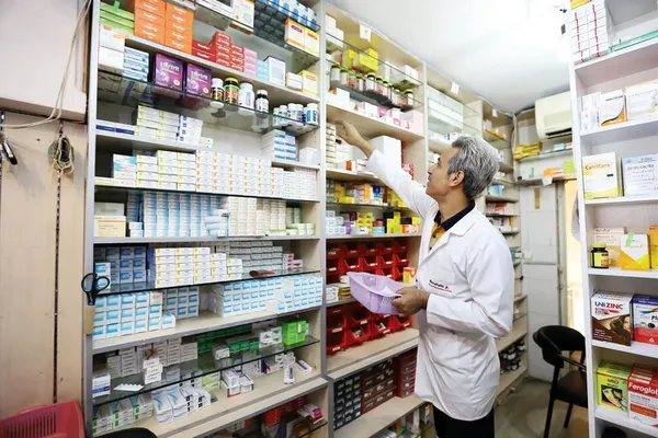 یک مقام صنفی از هفت برابر شدن قیمت دارو خبر داد