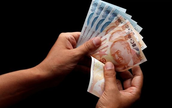 در ادامه سقوط بیسابقه ارزش لیر ترکیه، هر دلار آمریکا به ۱۱ لیر رسید