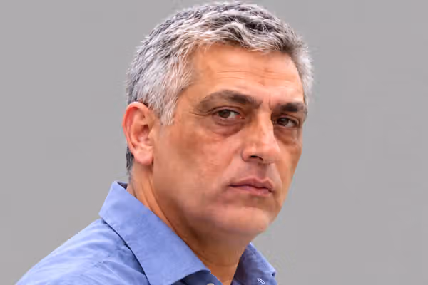 منابع آگاه از ضربوشتم زندانیان و توزیع مواد مخدر به دست رییس بازرسی فشافویه خبر دادند