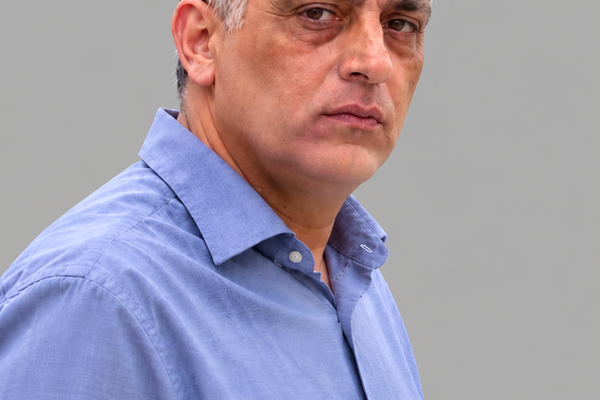 رئيس "التفتيش" يوزع المخدرات.. انتهاكات واعتداءات عنيفة على نزلاء سجن "فشافويه" في إيران
