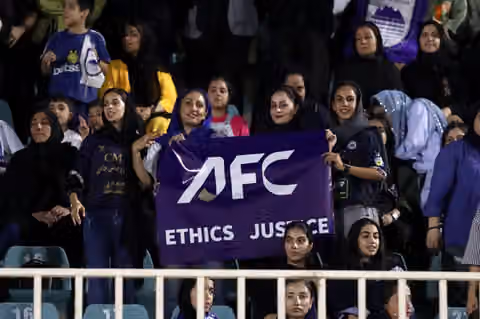 تکرار یک رای پر انتقاد؛ بازی فقط با حضور تماشاگران زن، جریمه باشگاه چادرملو