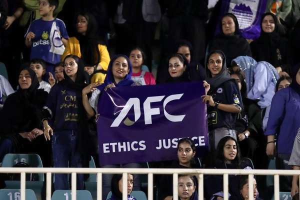 تکرار یک رای پر انتقاد؛ بازی فقط با حضور تماشاگران زن، جریمه باشگاه چادرملو