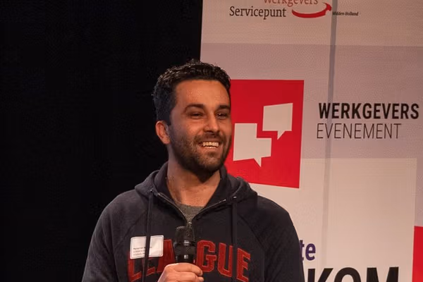 یک پلیس ایرانی مخالف جمهوری اسلامی در هلند هدف تیراندازی قرار گرفت