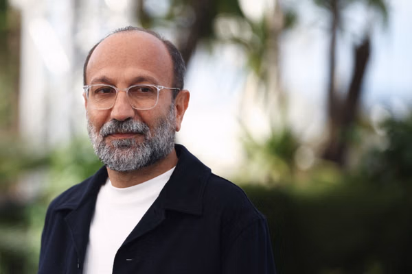 Oscar-winning Farhadi says next film will be in Persian, without mandatory hijab