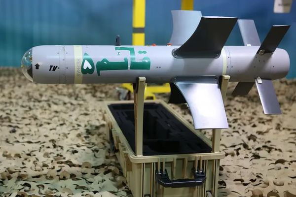 رغم التحذيرات الغربية.. إيران تزود روسيا بقنابل موجهة وموسكو تستخدمها في حرب أوكرانيا