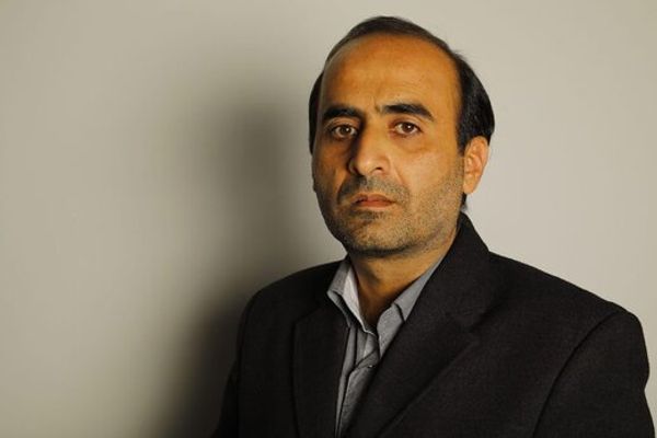 تنامي الخلافات بين الأصوليين يطيح بمسؤول في مؤسسة الإعلام الإيرانية