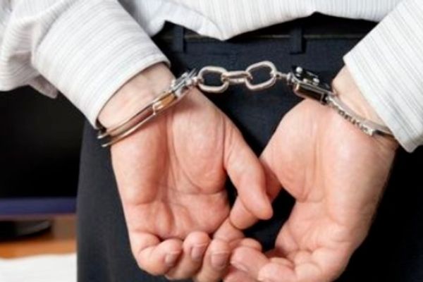 للاشتباه بصلتهم بجهات أجنبية.. المخابرات الإيرانية تعتقل 10 أشخاص ببوشهر