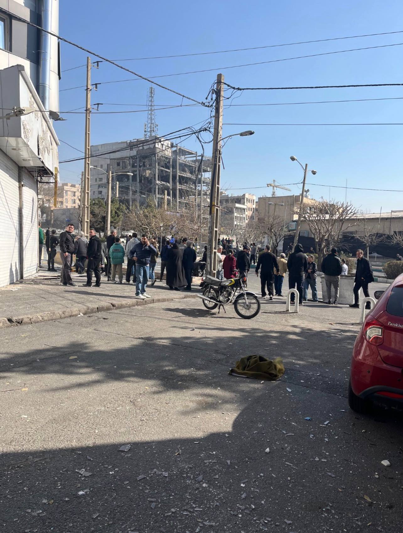 اقتصاد بحرانی‌تر از بحرانی است: بازار خوابیده، اینترنت قطع است و کارگران بیکار