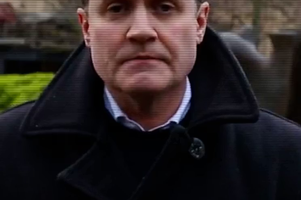 نائب بريطاني يعلن إطلاق حملة "لنجعل أوروبا خالية من خامنئي"