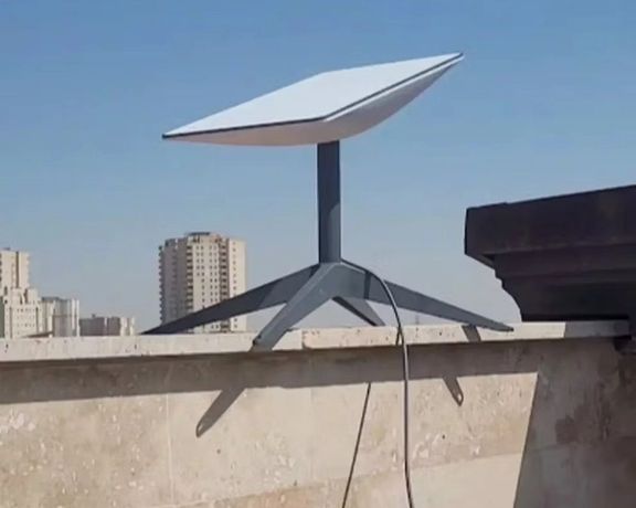 "وول ستريت جورنال": أميركا أرسلت سرًا أجهزة "ستارلينك" إلى إيران