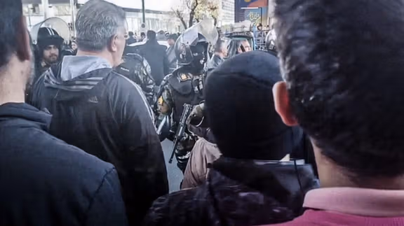 منظمات عمالية ومتقاعدون: ثورة الشعب الإيراني لن تتوقف عن الحركة والتقدم