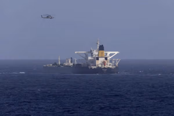 والاستریت ژورنال: روسیه یک زیردریایی را برای اسکورت نفتکش ونزوئلایی اعزام کرده است