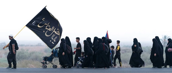 A group of Iranian pilgrims of Arbaeen on their way to the Iraqi city of Karbala (September 2022)