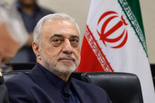 Architect of Guards' missiles becomes Iran's defense minister