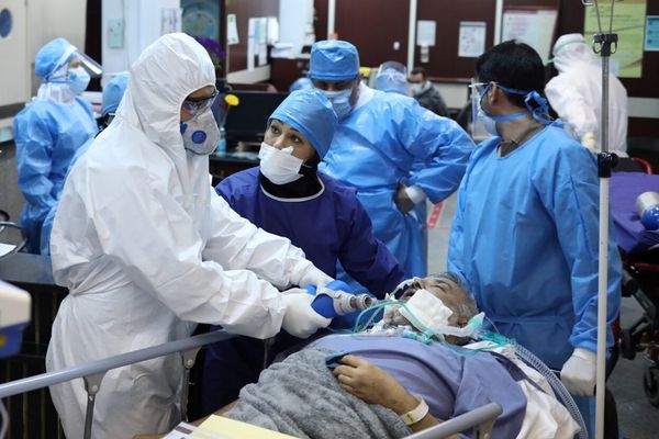 عدد وفيات كورونا في إيران يعاود الارتفاع ويتجاوز 100 حالة يوميا