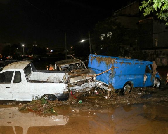 افزایش جانباختگان سیل در مشهد به ۷ نفر