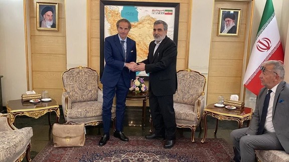 Director-general of the International Atomic Energy Agency (IAEA) Rafael Grossi (left) and Behrouz Kamalvandi, spokesman for the Atomic Energy Organization of Iran (AEOI) in Tehran (May 2024)
