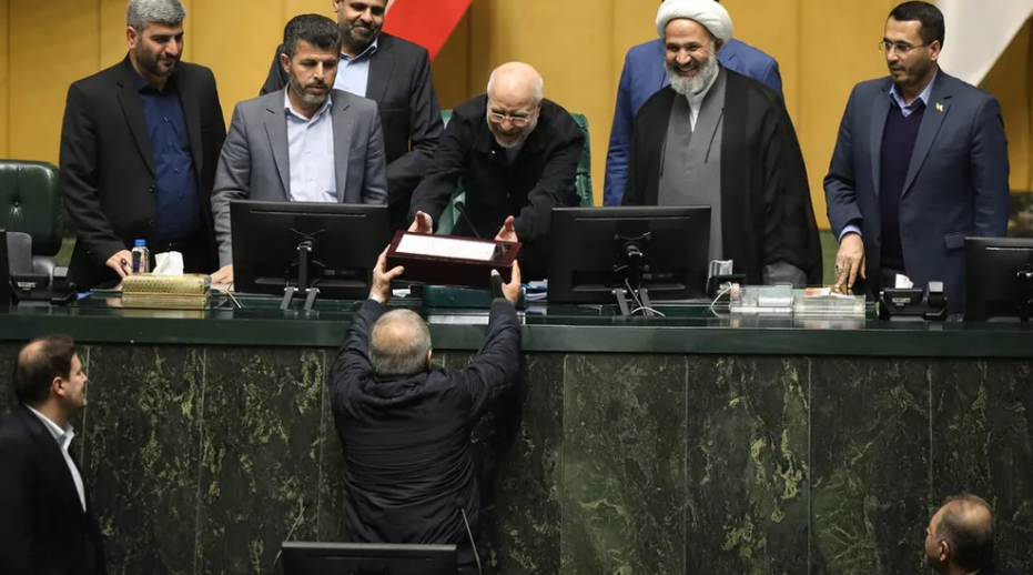 موازنة العام الإيراني الجديد..آلاف المليارات للمؤسسات الدينية والدعائية التابعة للنظام