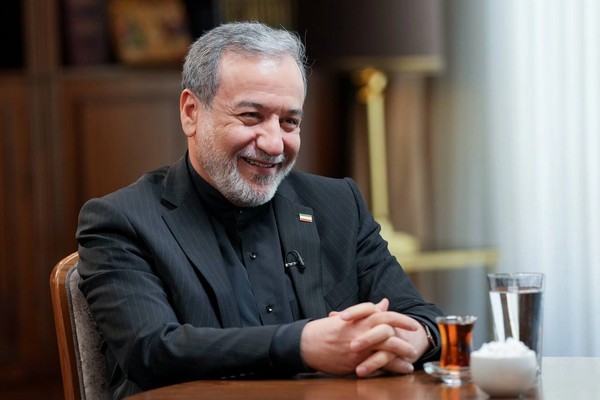 إعلام الحرس الثوري يوبخ عراقجي: ما كشفه بشأن عدم التواصل مع مجتبى خامنئي لم يكن ينبغي نشره